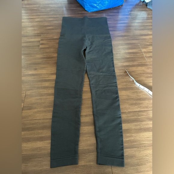 Belly bandit mother tucker moto style charcoal leggings size small compression - Picture 3 of 8